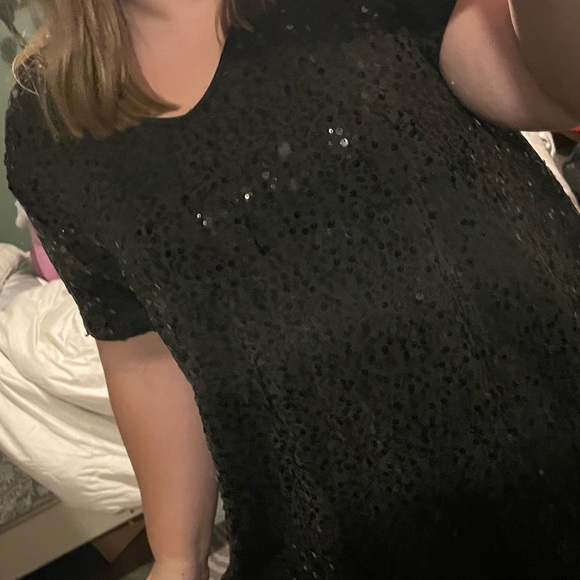 Black Sequin Women's Top - Picture 2 of 6